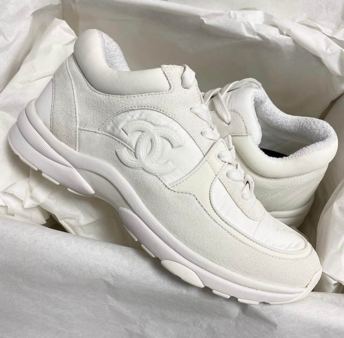Cha low top trainer white