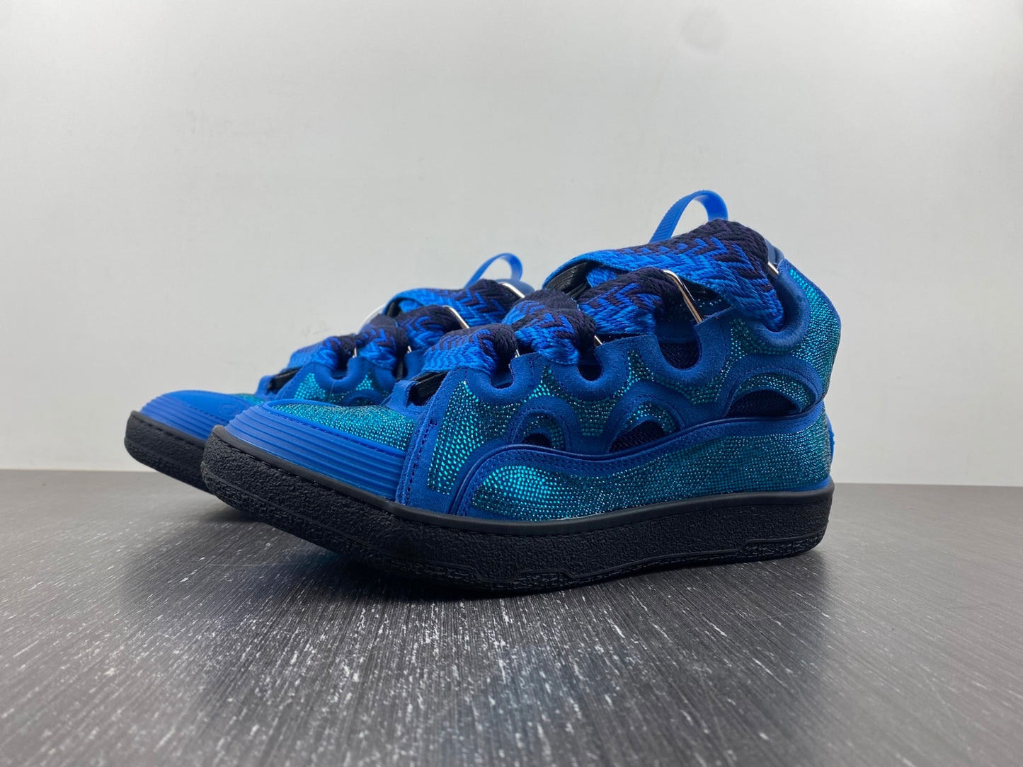 L*nvin curb Rhinestones - Majorelle Blue