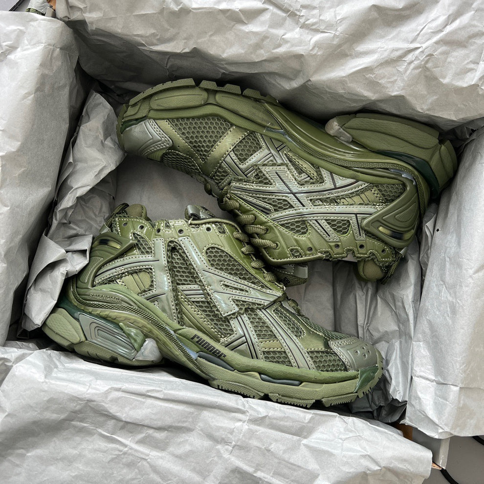 B*lenciaga runner dark green