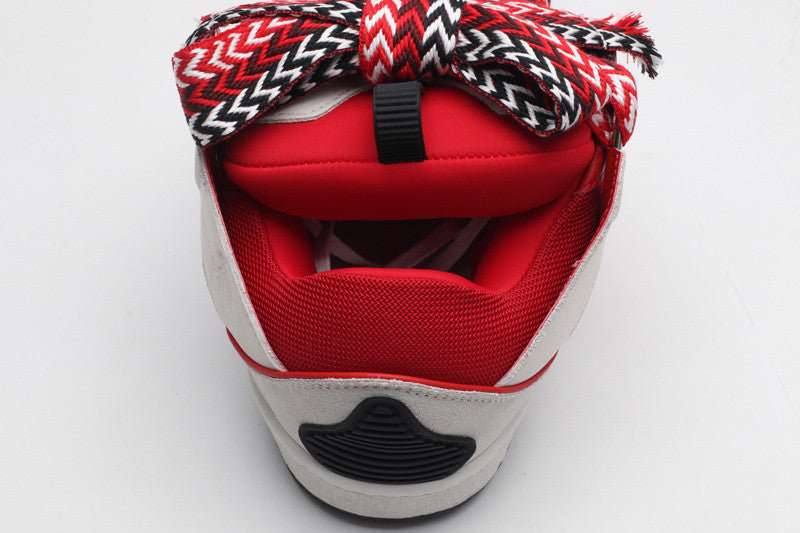 L*nvin curb white red black