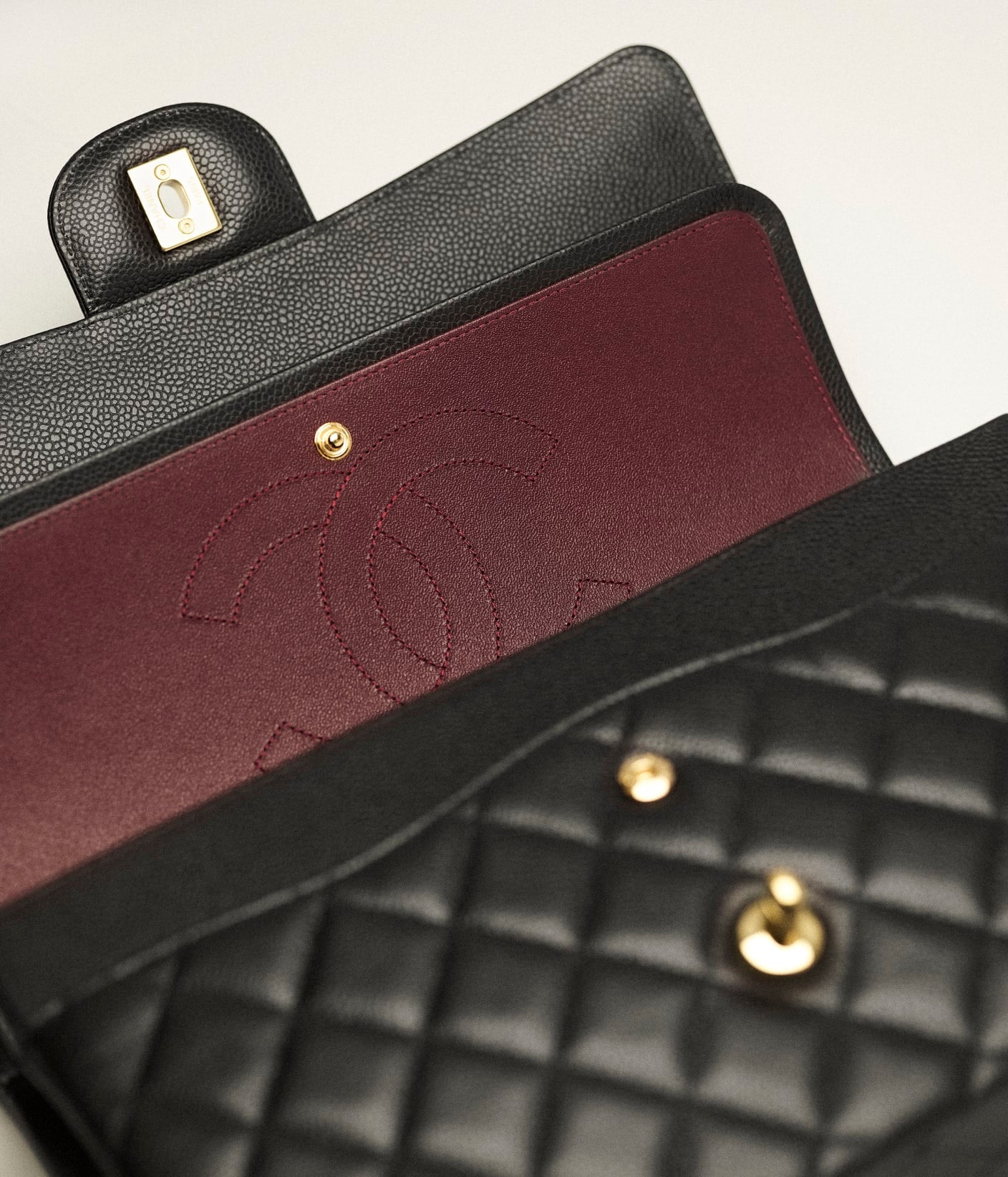 Cha Handbag Large Classic
Grained Calfskin & Gold-Tone Metal Black