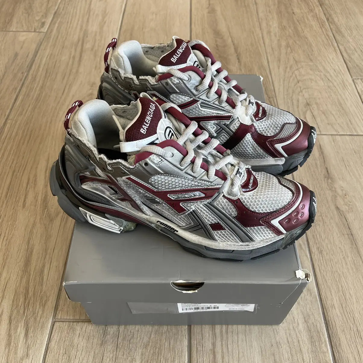 B*lenciaga runner burgundy