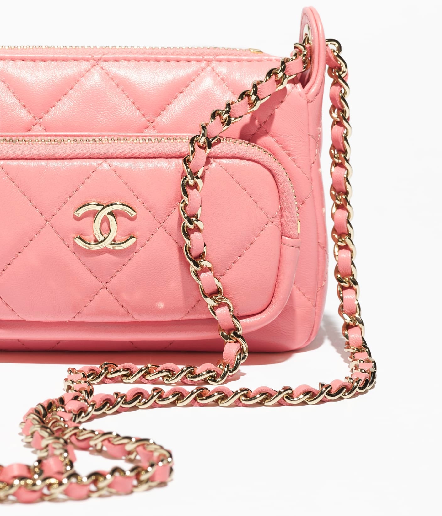 Cha Handbag CLUTCH WITH CHAIN
Shiny Crumpled Lambskin & Gold-Tone Metal
Light Pink