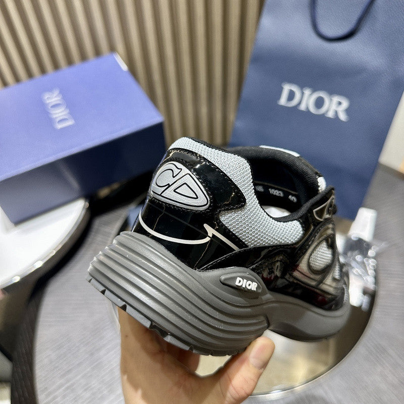 D*or B30 Light Gray Technical Mesh and Black Brilliant-Finish Technical Fabric