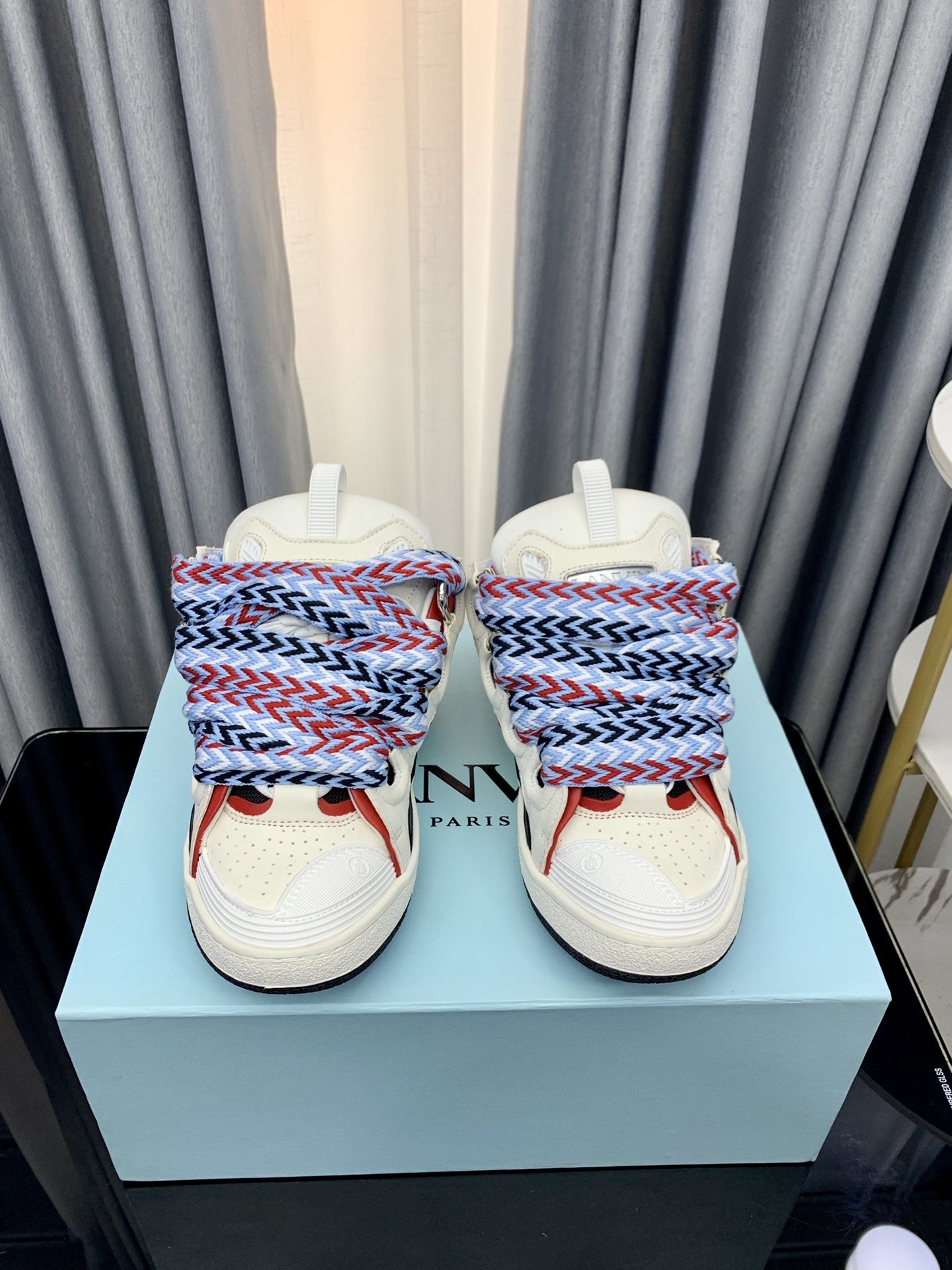 L*nvin curb LIGHT GREY BLUE