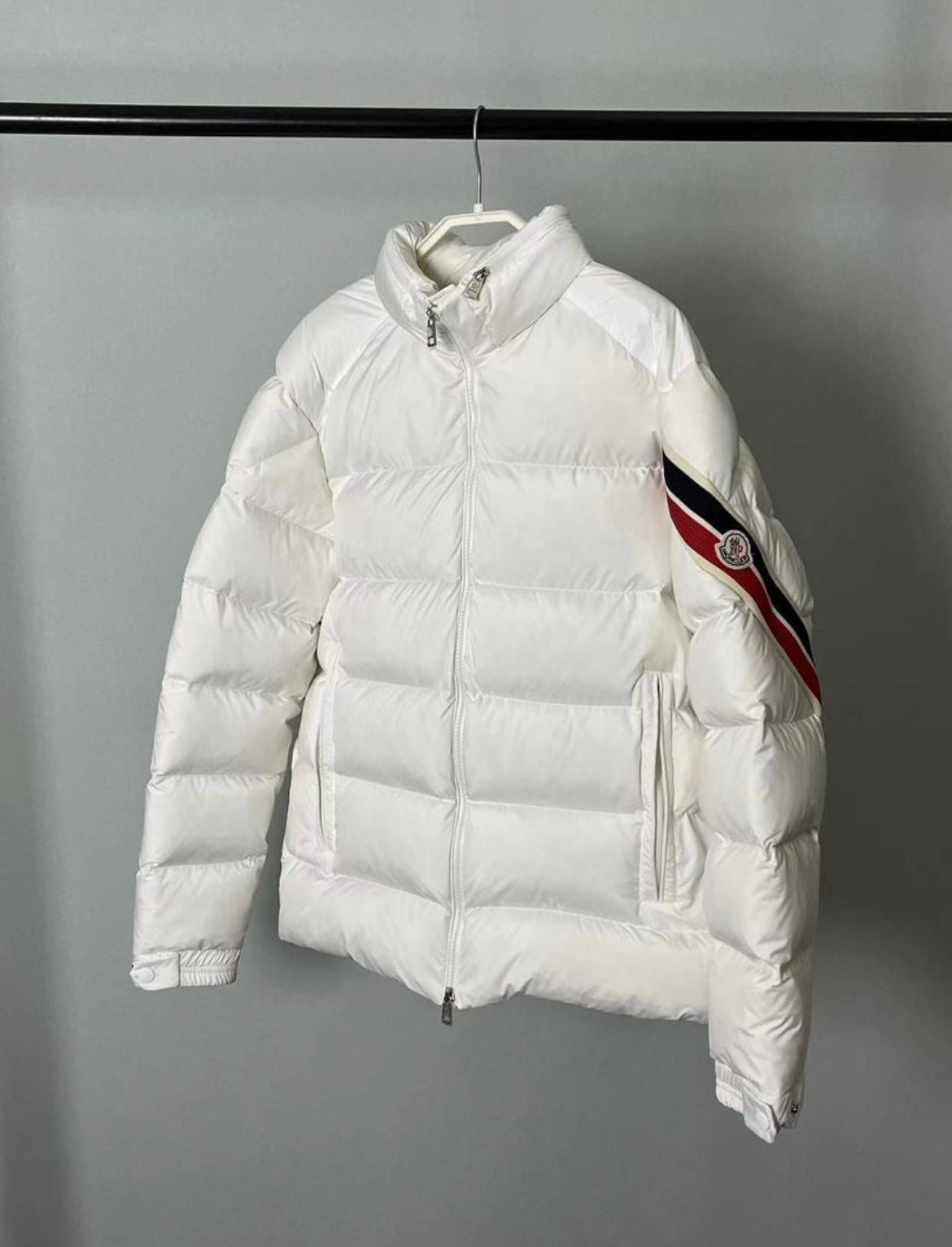 M*ncler SOLAYAN HOODED SHORT DOWN JACKET
