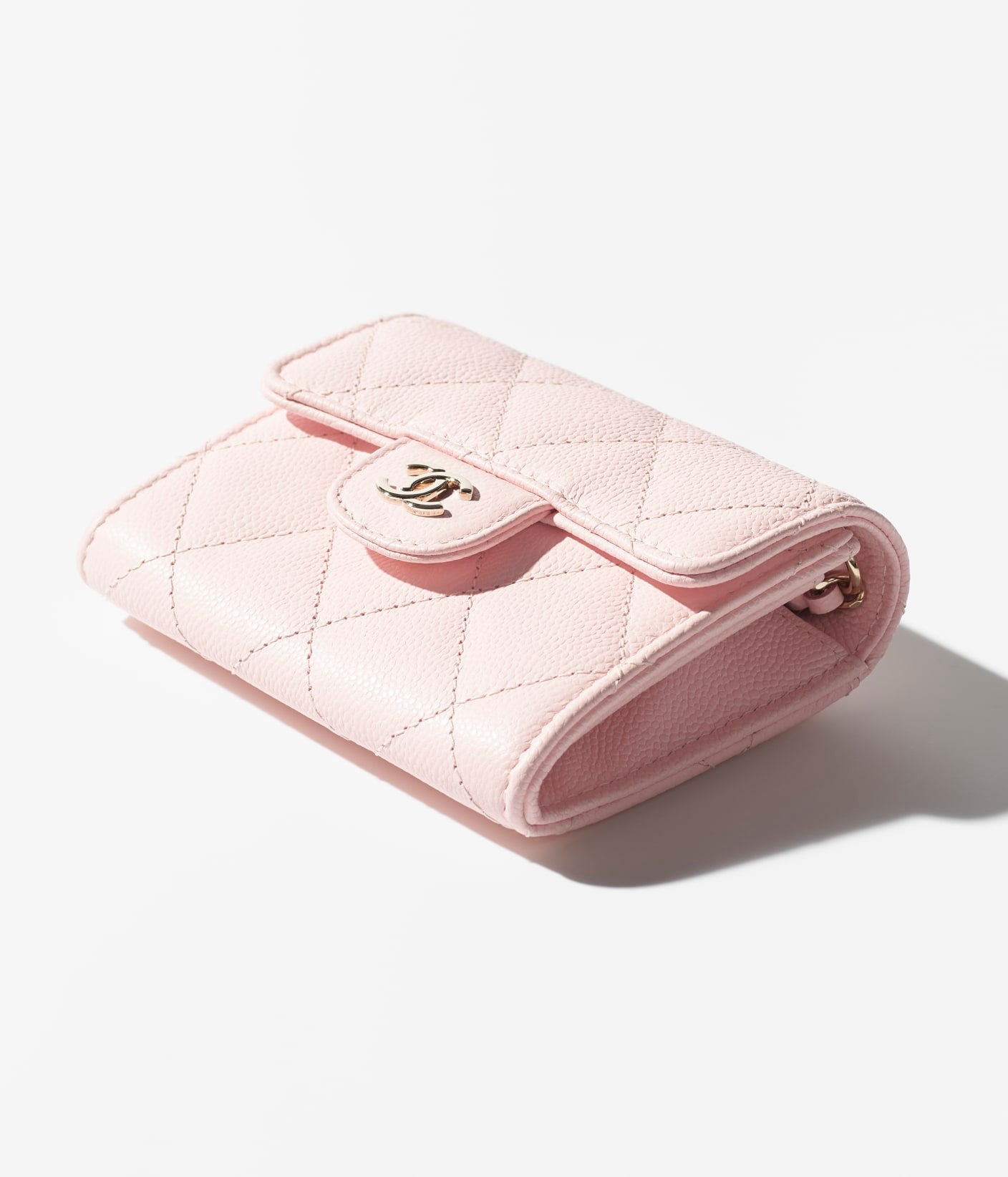 CLASSIC CLUTCH WITH CHAIN
Light Pink Flap Wallet