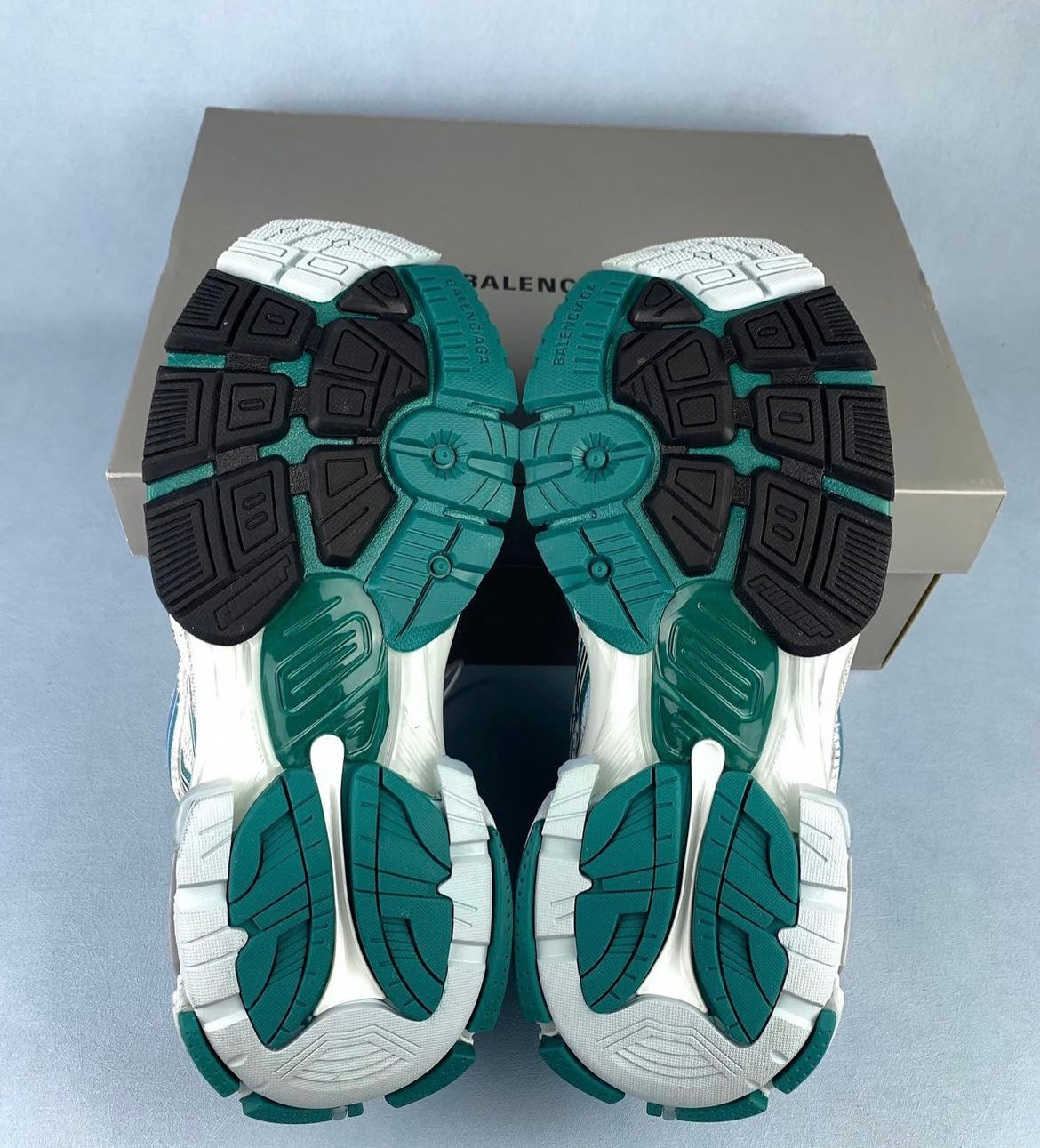 B*lenciaga runner white green blue