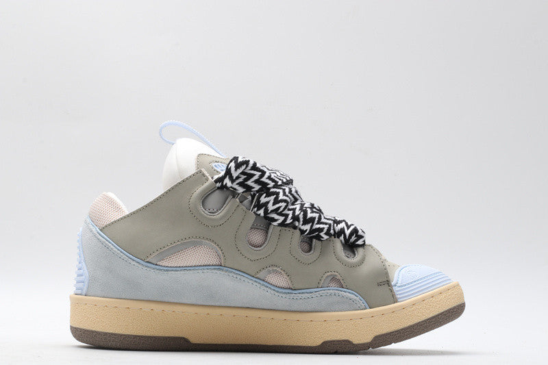 L*nvin curb Light Blue Gum