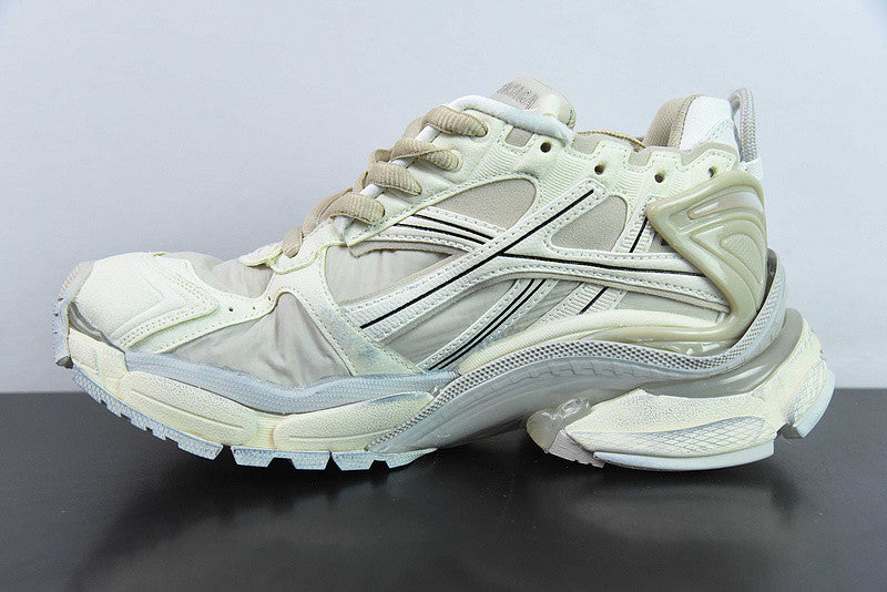 B*lenciaga Runner beige