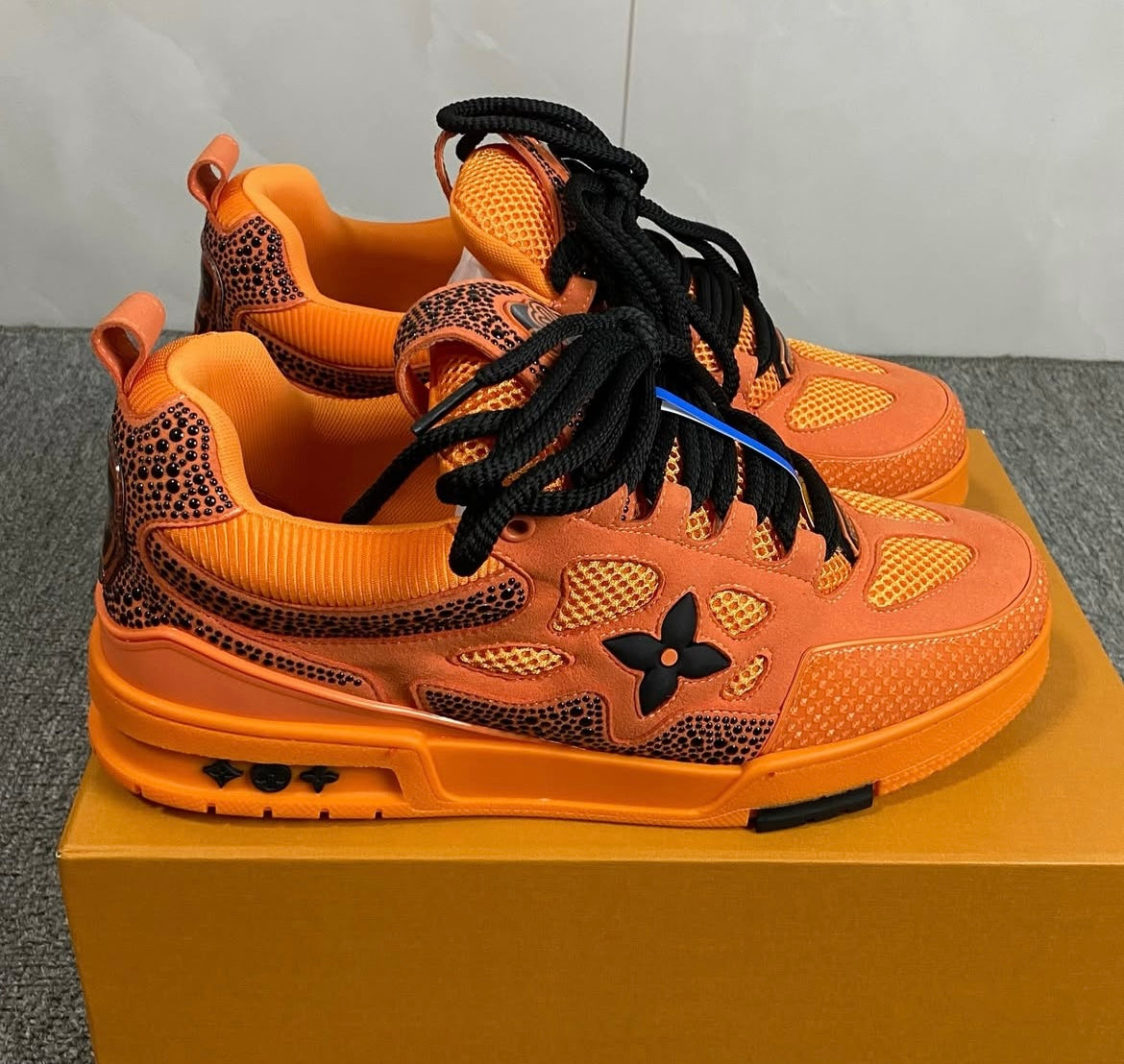 L*VT SKATE Orange Black