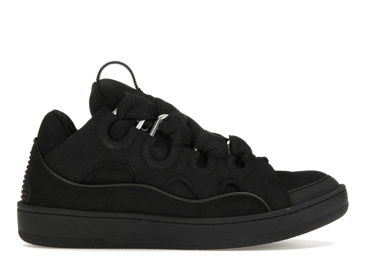 L*nvin curb Triple Black