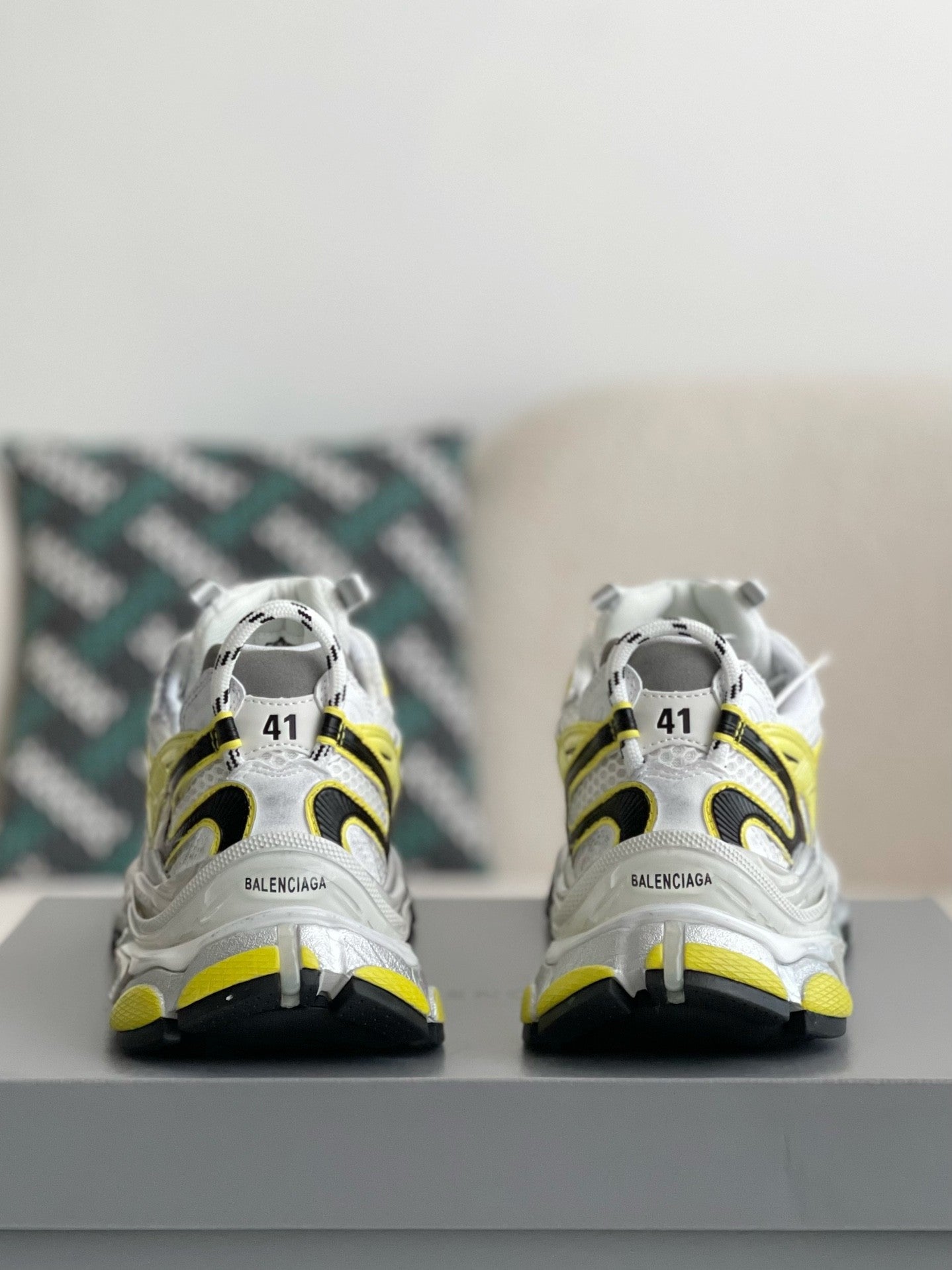 B*lenciaga runner white yellow black