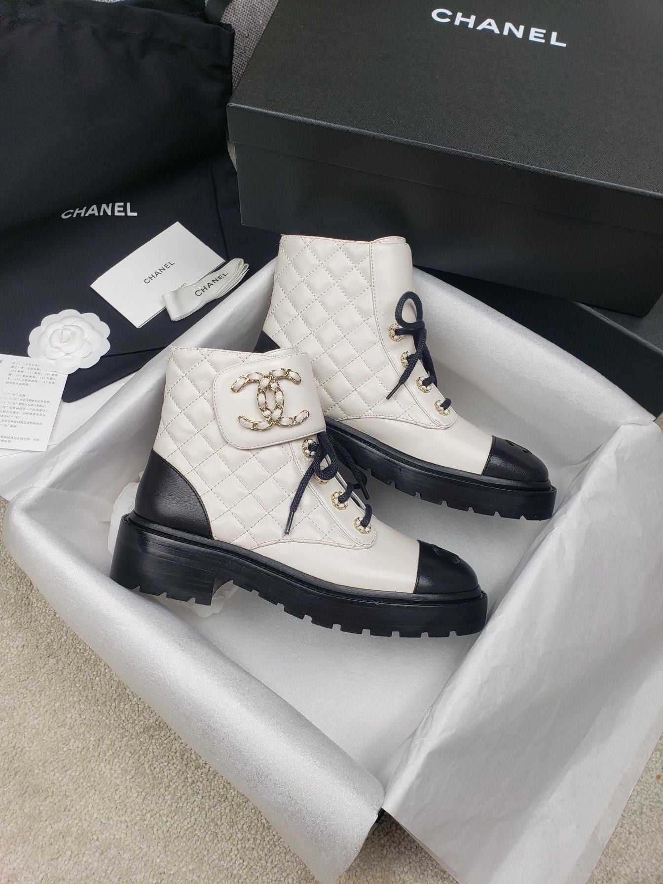 Cha high top white and black