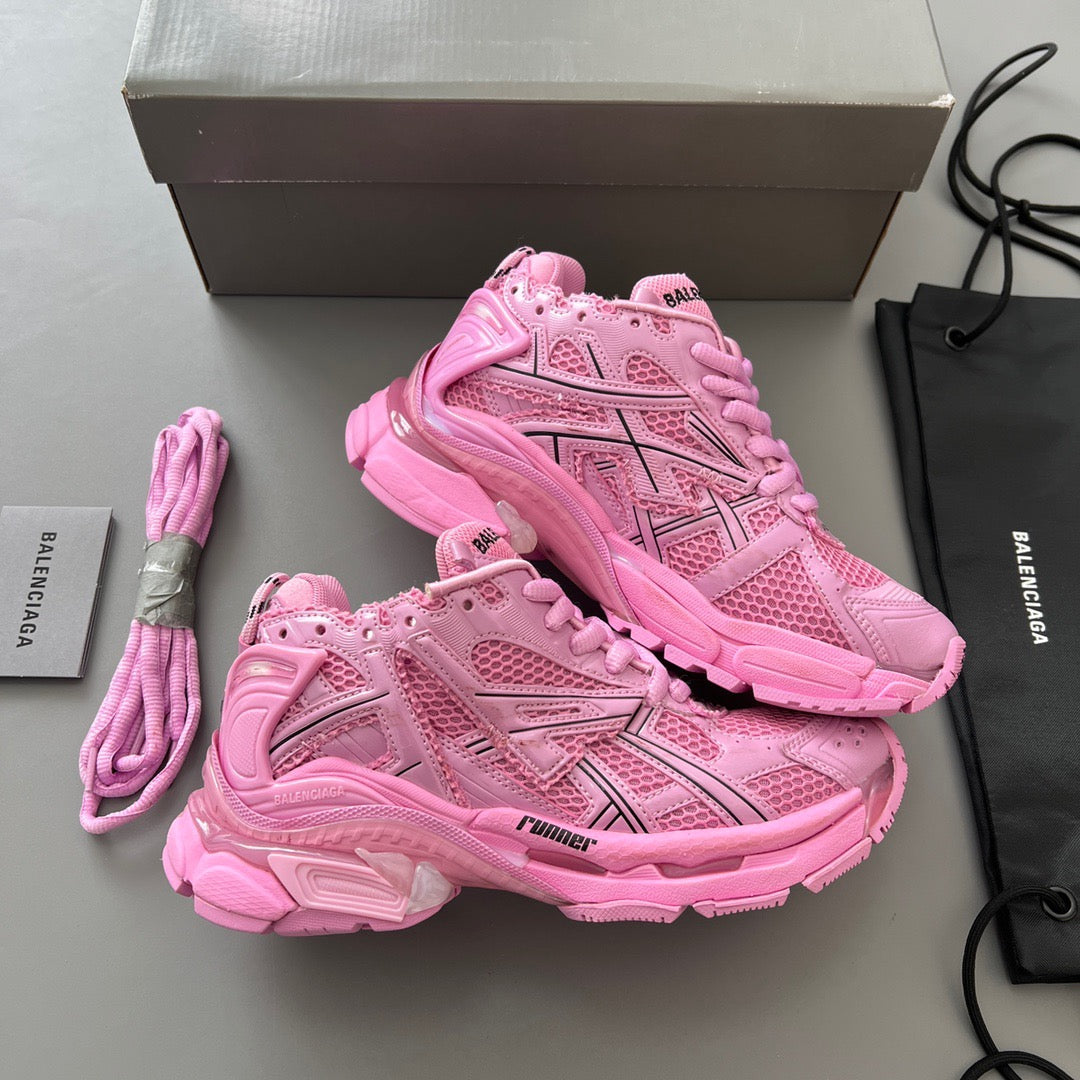 B*lenciaga runner pink