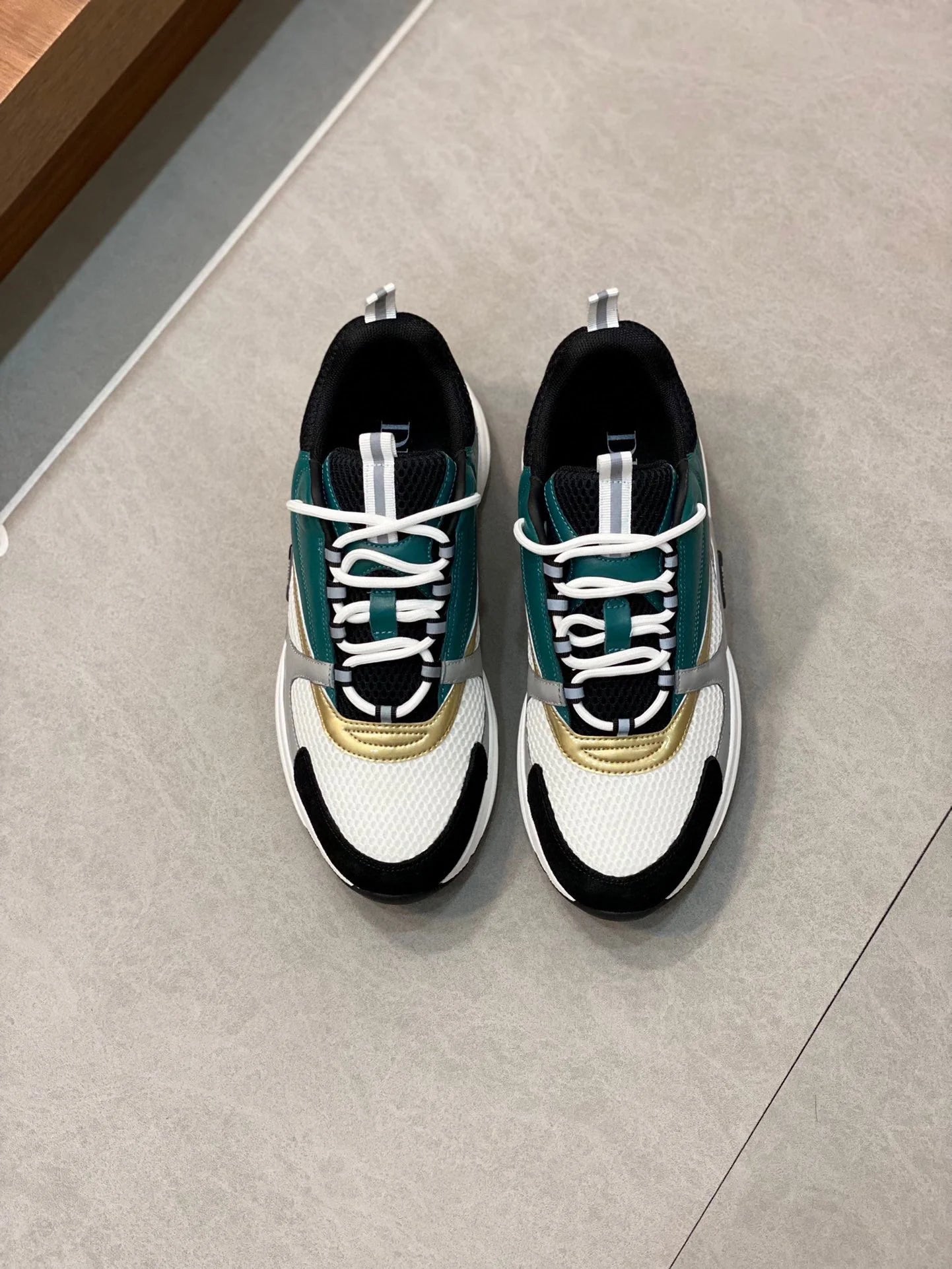 D*or B22 White Black Green Gold
