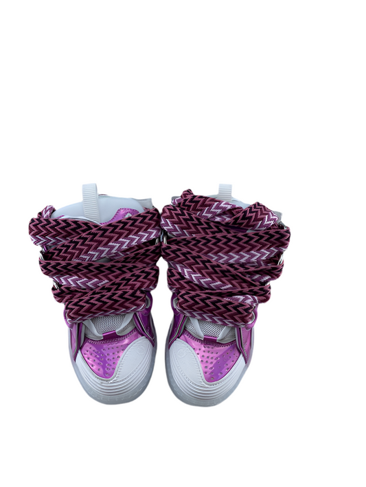 L*nvin curb White pink purple