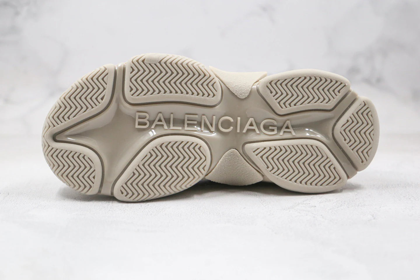 B*lenciaga triple S beige