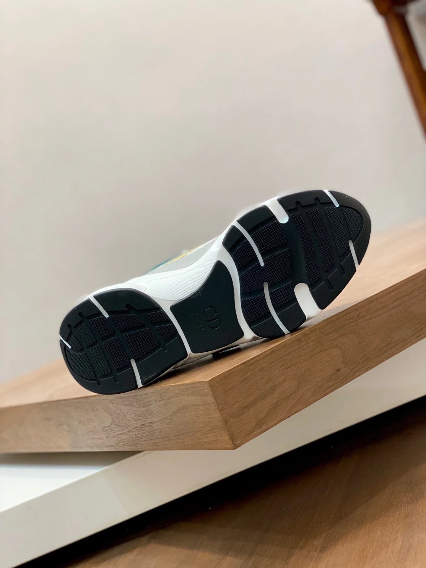 D*or B22 White Black Green Gold