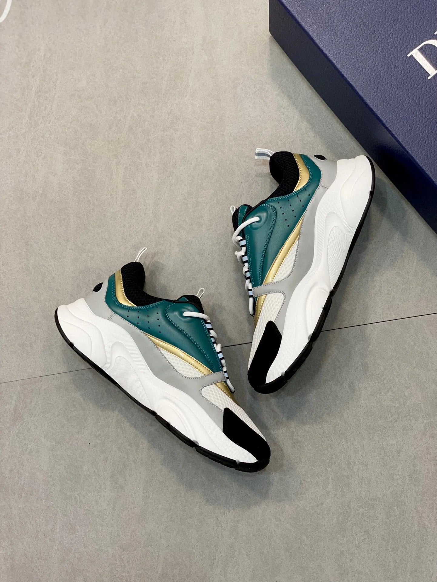 D*or B22 White Black Green Gold